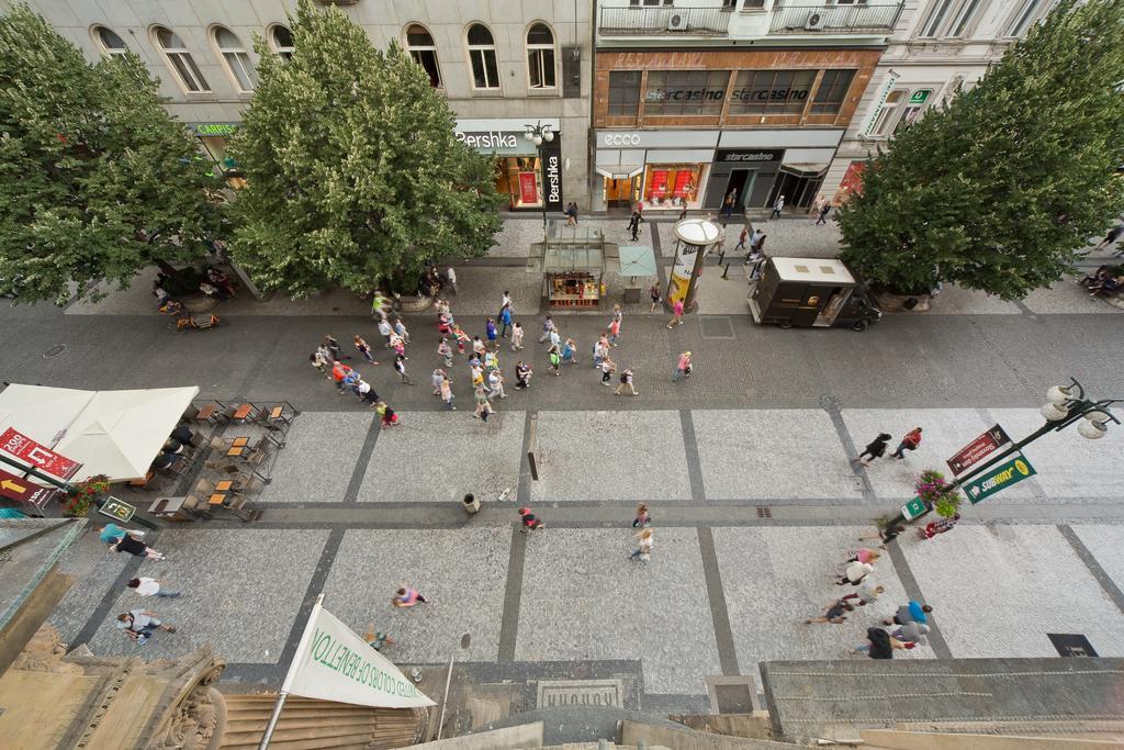 Merchants Crown Suites And Spa Prague Extérieur photo The square in 2011