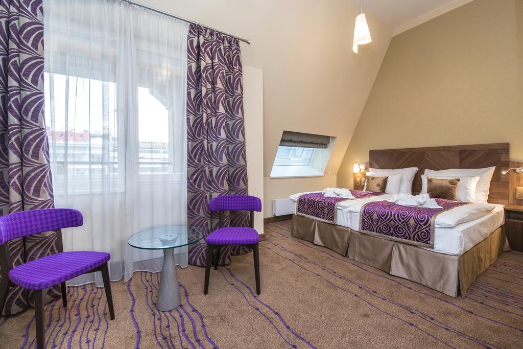 Merchants Crown Suites And Spa Prague Extérieur photo