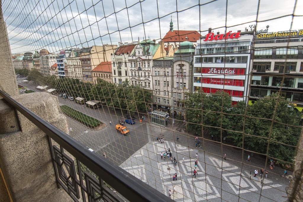 Merchants Crown Suites And Spa Prague Extérieur photo View of the square from the observation deck of the Westin Palace Vienna