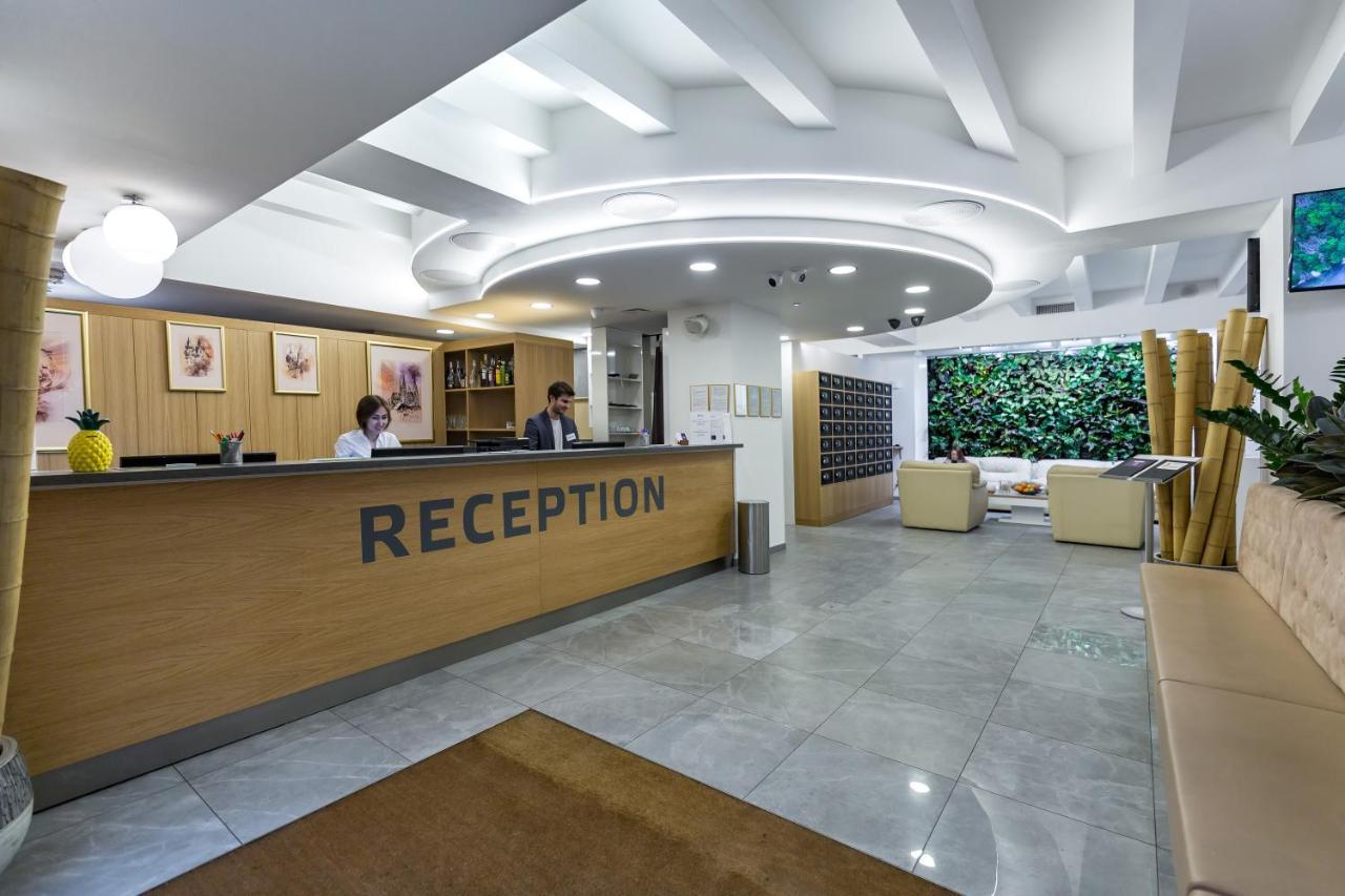 Merchants Crown Suites And Spa Prague Extérieur photo Reception