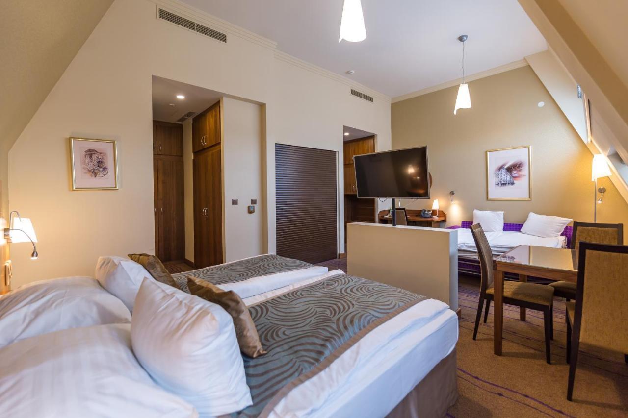 Merchants Crown Suites And Spa Prague Extérieur photo Suite